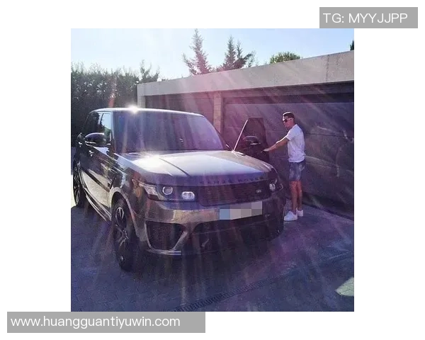 C罗豪车大揭秘布加迪领衔总价值超千万英镑